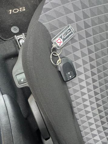 Peugeot 108 VTi 72 S&S 5 porte Allure TOP! - Foto 9