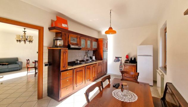 APPARTAMENTO AMPIA METRATURA CON POSSIBILITA' DI GARAGE E DI TERRENO ESCLUSIVI - - Foto 8