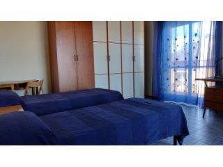 Camere una doppia e una singola a studenti/sse
