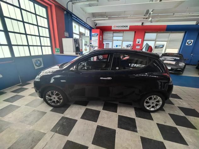 Lancia Ypsilon 5 porte NEOPATENTATO - Foto 4