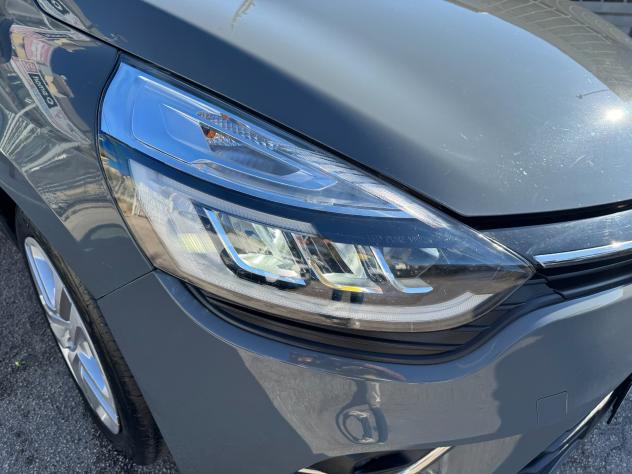 Renault Clio1.5 DCI MOSCHINO FARI FULL LED 2019 - Foto 4