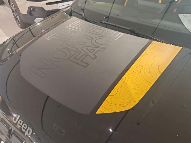 Jeep Avenger 4xe Hybrid 1.2 MHEV 4xe The North Face - Foto 5