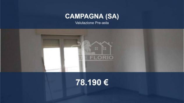 Immobile in asta di 194 m² con più di 5 locali e box auto in vendita a Campagna