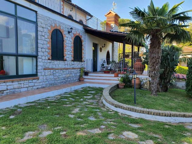 Villa in Vendita in zona NUGOLA con giardino - Foto 9