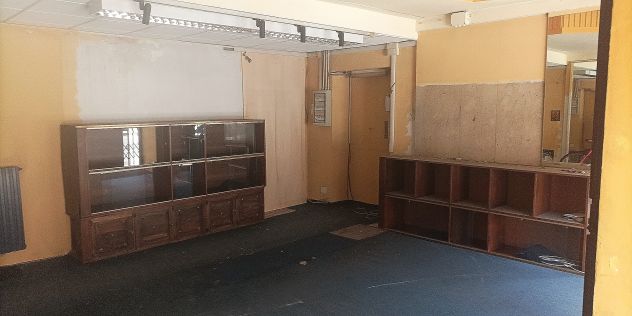 Via San Donato negozio libero subito - Foto 3