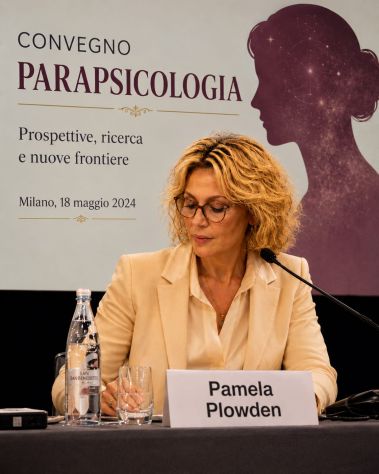 la Sensitiva Italiana più Ricercata Online: Pamela Plowden