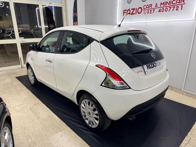 Lancia Ypsilon 1.3 MJT 95Cv - Foto 8