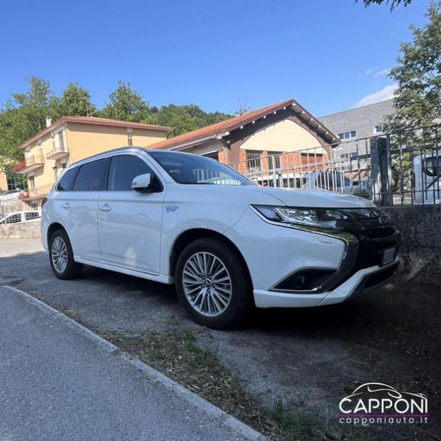 MITSUBISHI Outlander 2.4 MIVEC 4WD PHEV rif. 24112536 - Foto 3