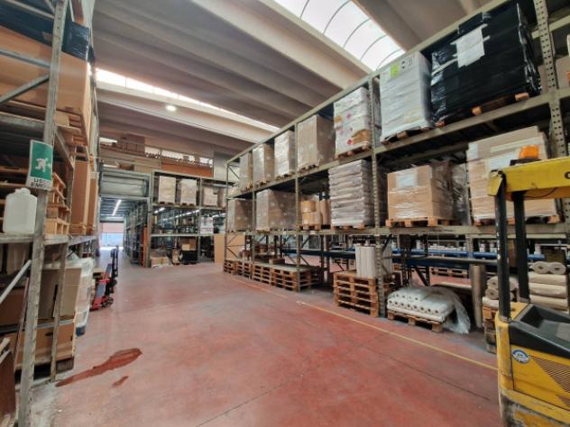 Immobile di 1250 m² con più di 5 locali in vendita a Baranzate - Foto 12