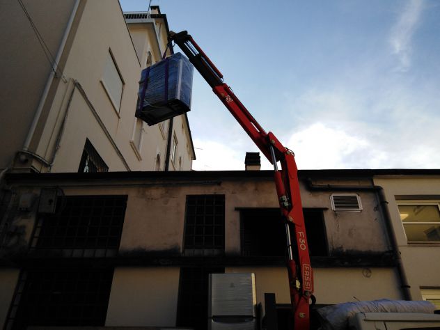 Noleggio elevatore per traslochi - Foto 2
