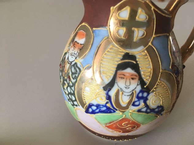 Porcellana decorata orientale, piattino e brocchetta - Foto 4