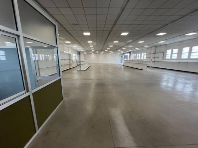 Immobile di 1000 m² con 3 locali in affitto a Brescia - Foto 11