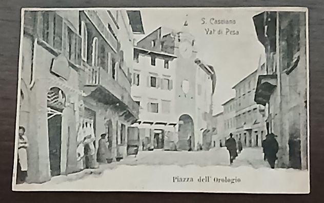 Piazza Pierozzi, situata a San Casciano in Val di Pesa. - Foto 2