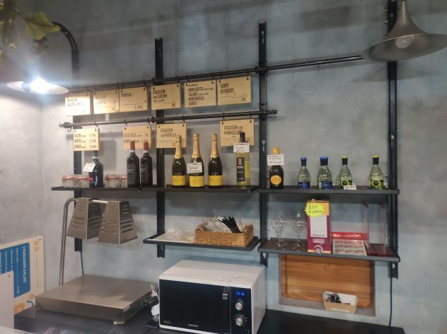 Arredamento negozio pizza al taglio e parte della cucina - Foto 4
