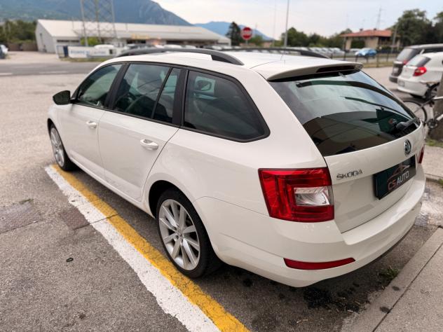 Skoda Octavia 1.6 TDI CR 105 CV DSG Elegance - Foto 6