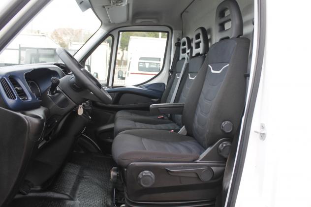 Iveco Daily 35S140 FURGONE 3 POSTI L4H2 HI-MATIC - Foto 9