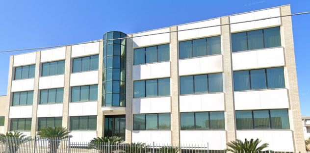 n. 1 ADDETTO AL MAGAZZINO