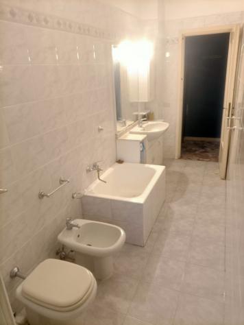 Ampio Bilocale di 76 mq Abitabile Subito con Balcone e Cantina – Vicino a Servizi e Passante FS - Foto 13