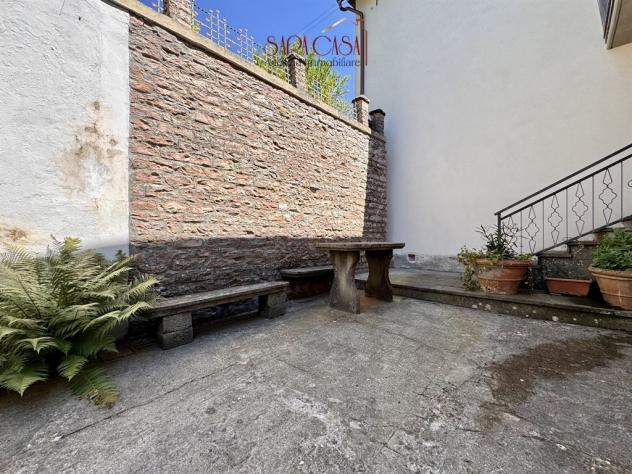 Appartamento con ingresso indipendente, ampio giardino e annessa casa in sasso - Foto 18