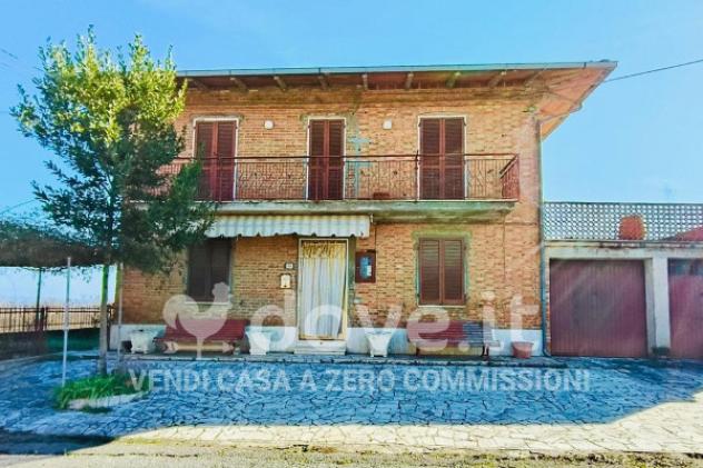 Villa di 160 m² con 5 locali e box auto in vendita a Montepulciano