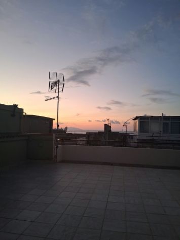Vendesi appartamento con annessa terrazza di proprietà - Foto 9