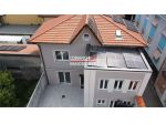 V000768 - INTRA, VILLA CON CORTILE IN CLASSE A2