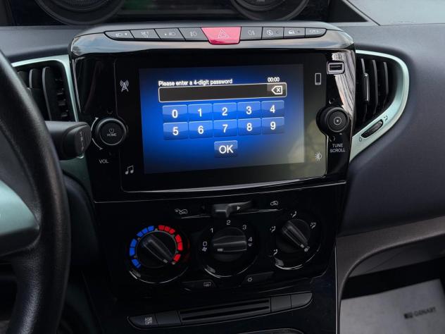 Lancia Ypsilon 1.0 FireFly Hybrid GOLD.plus - Foto 10