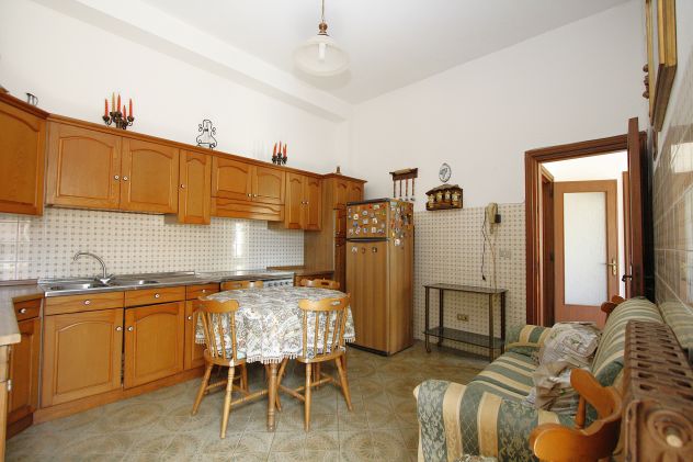 Casa indipendente con garage giardino e terrazzo a livello - Foto 4