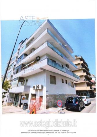 IMMOBILI-IMMOBILE COMMERCIALE-Via Raffaello Sanzio, 67, 65124 Pescara PE, Italia