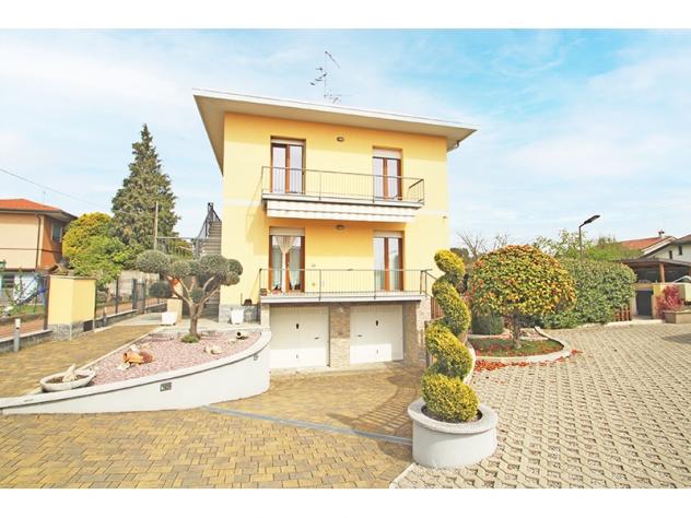 casa indipendente in vendita a Venegono Superiore