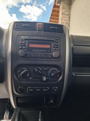 SUZUKI Jimny 1.3i 16V cat 4WD JLX rif. 22819992 - Foto 7