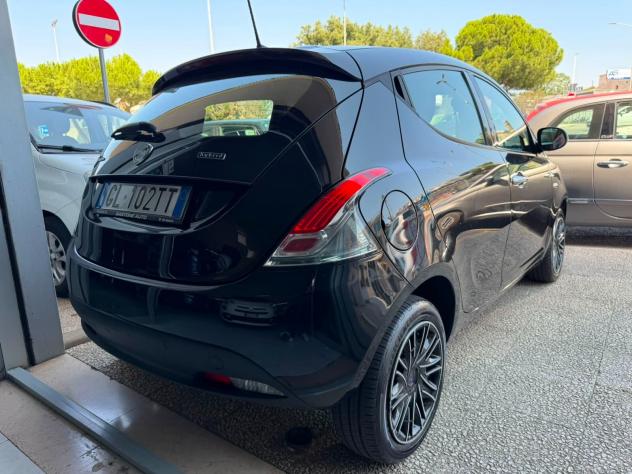 Lancia Ypsilon 1.0 Hybrid Gold - Foto 4