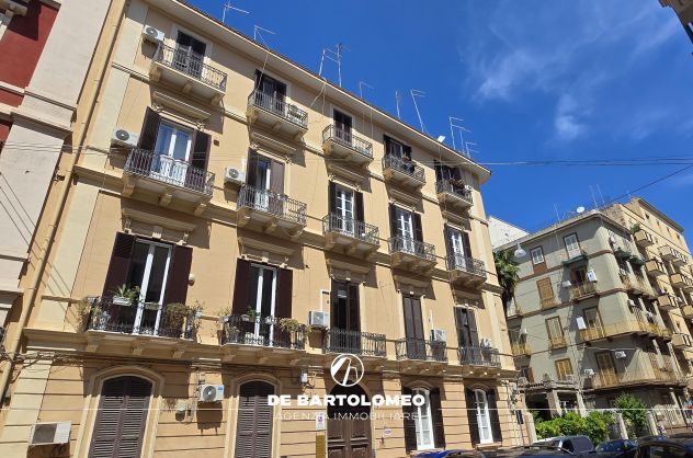 Quadrivani in Via Regina Elena nei pressi di Via Di Palma