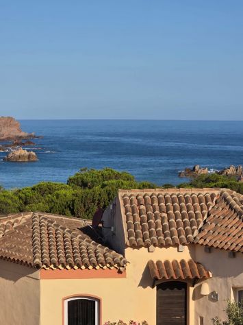 Appartamento vista mare Cala Rossa Village (Canneddi)