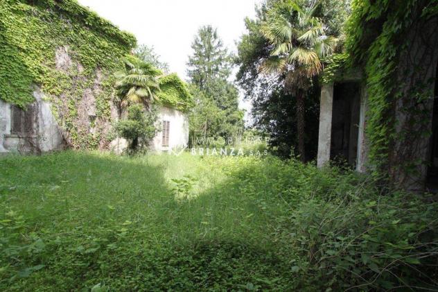 BESANA IN BRIANZA: IN VENDITA VILLA STORICA CON TERRENO EDIFICABILE DI MQ. 3.222 - Foto 10