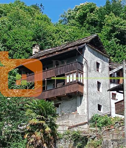 V000484 - ANTICA CASA INDIPENDENTE