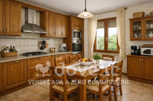 Casa indipendente di 300 m² con più di 5 locali e box auto in vendita a Paciano - Foto 3
