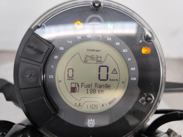 Husqvarna Svartpilen 125 null - Foto 10