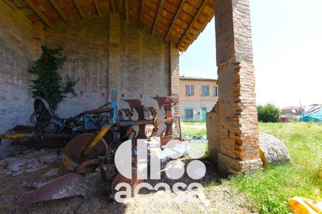 CASA COLONICA NON VINCOLATA CON FIENILE - Foto 13