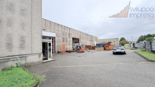 CAPANNONE CON PALAZZINA UFFICI IN VENDITA A BERNAREGGIO - Foto 7