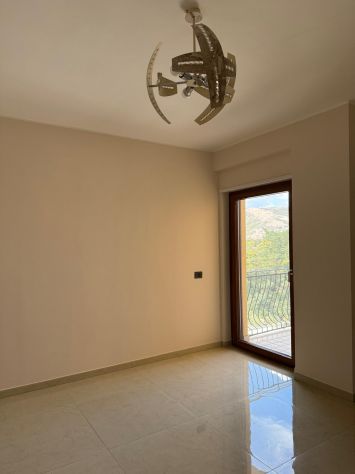 PADULA SCALO (SA) – APPARTAMENTO NUOVO, ARREDATO, CON ELETTRODOMESTICI E GARAGE - Foto 10