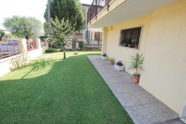 Villa di 170 m² con 5 locali e box auto in vendita a Selvazzano Dentro - Foto 3