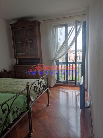 FANO CENTRO STORICO - ELEGANTE APPARTAMENTO CON 2 CAMERE MATRIMONIALI E DOPPIO GARAGE - Foto 14