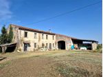 V005517 - NOGAROLE ROCCA – RUSTICO CON 3.100 MQ DI TERRENO PRIVATO