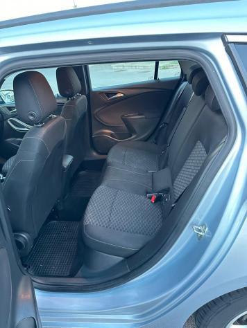 Opel Astra 1.5 Turbo Diesel 130 CV AT8 Edition - Foto 3