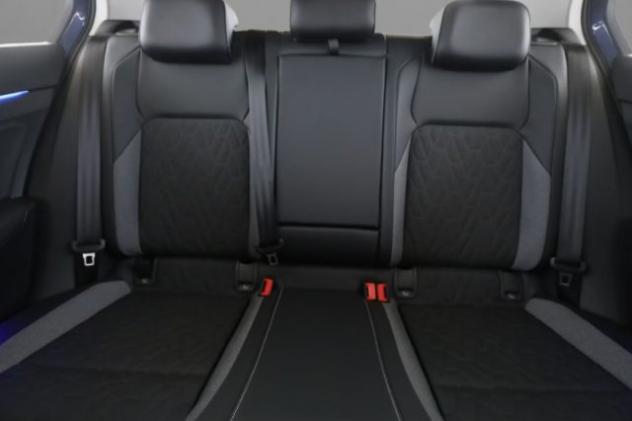 VOLKSWAGEN Golf 2.0 TDI 150 CV DSG SCR Editon Plus rif. 23758250 - Foto 8