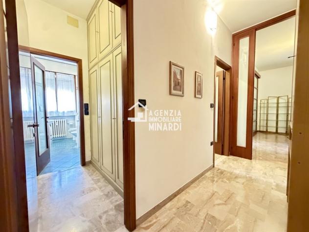 FAENZA – CENTRO STORICO | AMPIO APPARTAMENTO CON 3 CAMERE, ASCENSORE, BALCONE E GARAGE - Foto 11