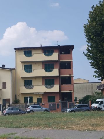 2 stanze singole in appartamento con arredamento nuovo Cologno sud