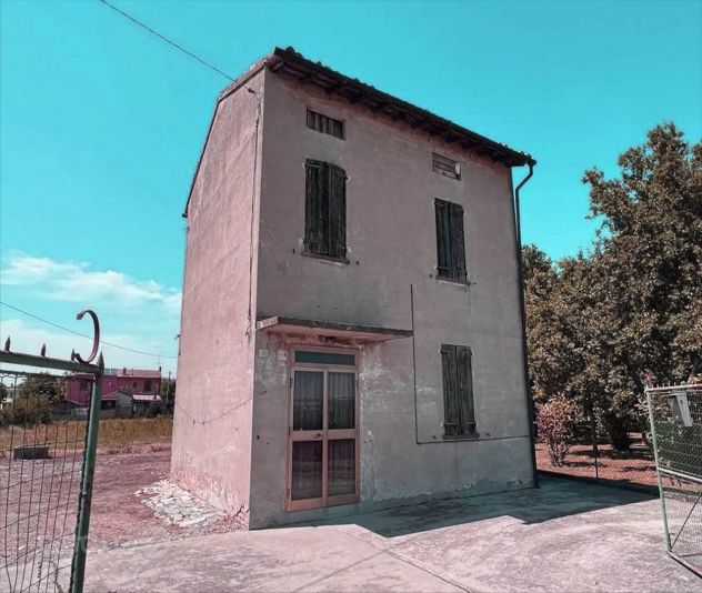 cerco rustico casa di paese casale