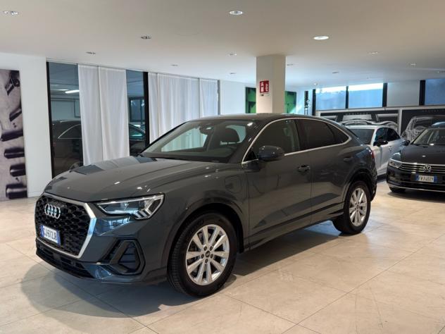 Audi Q3 SPB 45TFSIe PHEV S tronic Bus. Plus Navi LED 18”